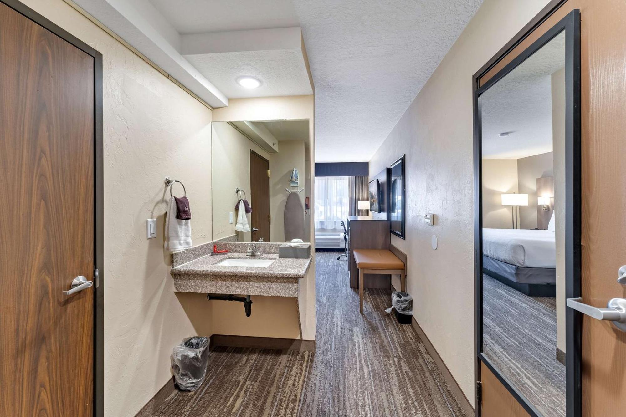Surestay Plus Hotel By Best Western Price Ngoại thất bức ảnh